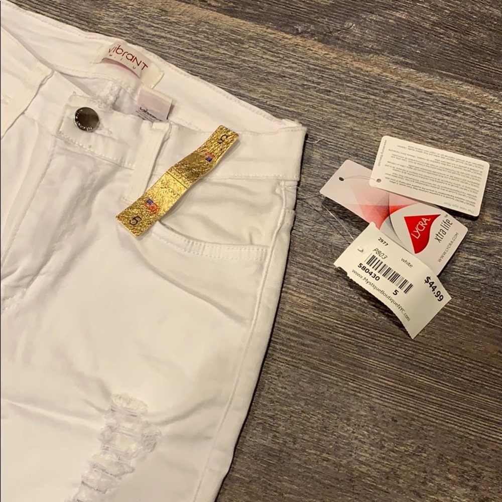 🤍NWT- Vibrant Ripped Jeans🤍 - Picture 4 of 7